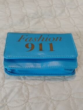 C.R. Gibson Fashion 911 Emergency Kit